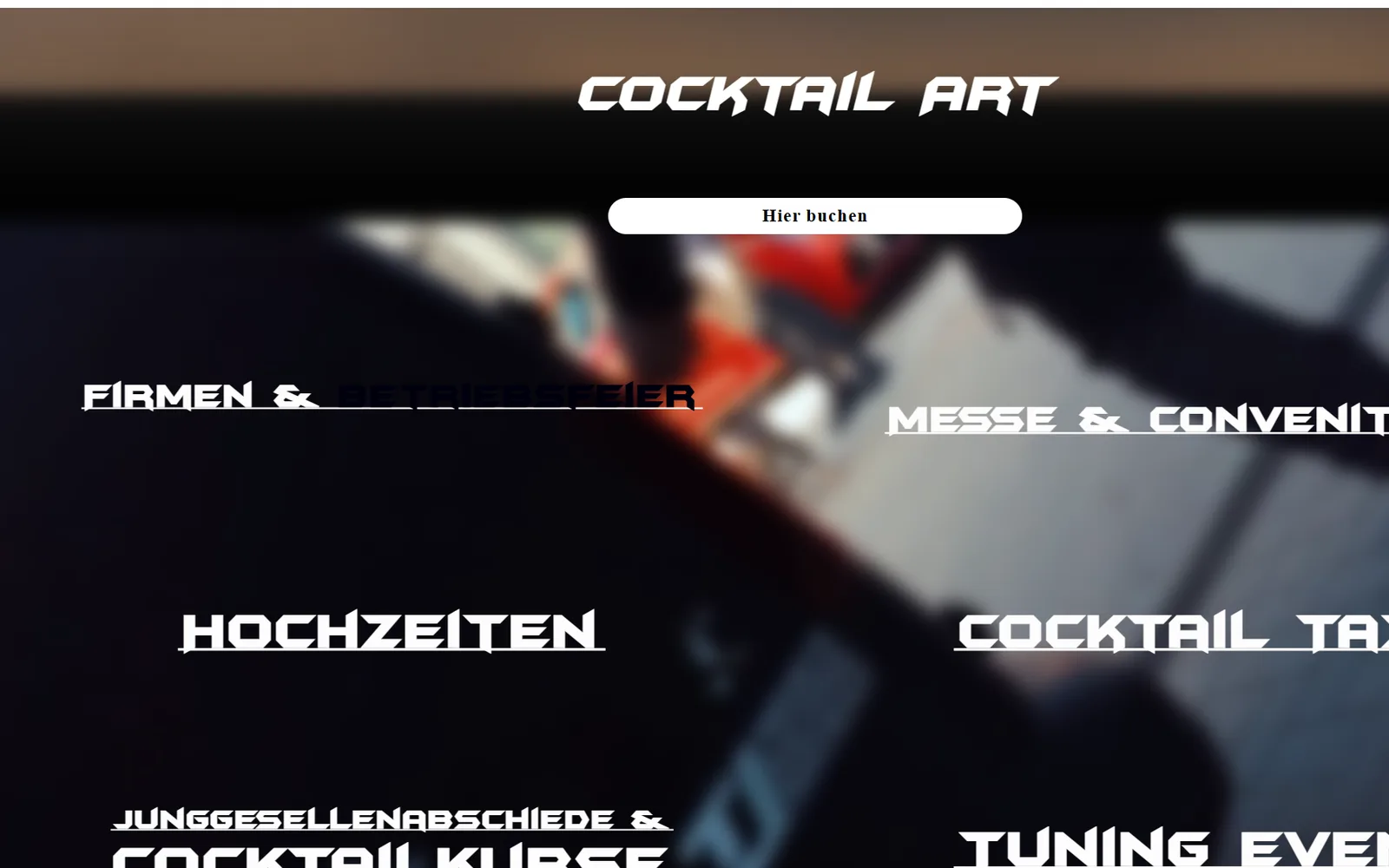 Vorher: die alte Squarespace-Startseite von Black Label Bartending mit Schriftzügen auf unscharfem Foto